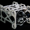 手軽に深海調査ができる水中ドローン「FullDepth DiveUnit300」が発表　300mの深海まで探査可能