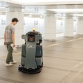 三菱地所が自動運転掃除ロボットの実証実験デモを公開 (1) ソフトバンクロボティクスの大型スクラバー「RS26」の特徴と機能