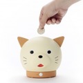 スマート貯金箱「バンクワン」と「バンクニャン」は、貯金額もニュースも教えてくれる　タカラトミーアーツが9月発売へ