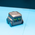 【速報】タカラトミーがオムニボットの新製品「ハロー！QB」を発表！表情豊かでハンドジェスチャーが楽しい友だちロボット