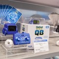 【速報】タカラトミーがオムニボットの新製品「ハロー！QB」を発表！表情豊かでハンドジェスチャーが楽しい友だちロボット