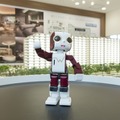 ロボットクリエイターの高橋智隆さんがロボスタオフィスにやってきた! 高橋さんのロボットが愛される理由とは
