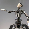 あの機械人間「オルタ2」が人間のオーケストラを指揮して歌う！アンドロイド・オペラ「Scary Beauty」日本で上演