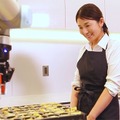 たこ焼きを作るロボットが更に進化！串焼きを焼いたり、牛丼の盛りつけをしたり、人と協働する調理ロボット