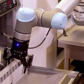 たこ焼きを作るロボットが更に進化！串焼きを焼いたり、牛丼の盛りつけをしたり、人と協働する調理ロボット