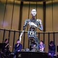【日本初演】アンドロイドが30名のオーケストラを指揮してオペラを歌う「Scary Beauty」レポート、オルタは深淵の指揮者なのか