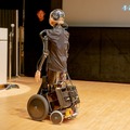 移動式子供型のアンドロイド「ibuki（イブキ）」、石黒教授らが発表　アンドロイドの対話の進化も