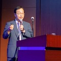 ロボットの巡回で万引きは防げるか? 書店での導入効果を公表！防犯と接客を同時に実現する巡回Pepper「UNIBOT」
