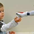 ヒューマノイドロボット「NAO」が自閉症の療育を支援　日本サード・パーティの「Ask NAO」