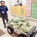 人について自走する運搬ロボットが横浜ランドマークタワーを走る！三菱地所がデリバリーや災害対応などユースケースを探る