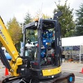 アスラテック、建設機械遠隔操縦人型ロボット「KanaRobo」向け体験型コックピットコントローラーを開発