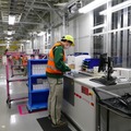 ジョンソン・エンド・ジョンソン、整形外科関連製品を扱うロボット倉庫を公開　ノルウェー製「オートストア」を導入