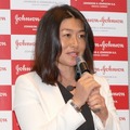 ジョンソン・エンド・ジョンソン、整形外科関連製品を扱うロボット倉庫を公開　ノルウェー製「オートストア」を導入