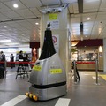 西武新宿駅で警備ロボット「ペルセウスボット」が実証実験中　11月26日から30日まで