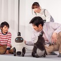 【速報】GROOVE Xの家庭用ロボット「LOVOT」が遂に初公開！ 価格は2体セットで60万円、本日19時予約受付開始