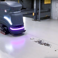 三菱地所に5種類の業務用清掃ロボットが大集合、特徴や長所を比較！シーバイエス「swingobot2000」、マクニカ「Neo」ほか