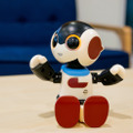 ロビコラボ最新作「こっちむいて！ロビ」が2月14日に発売！ 価格は3500円