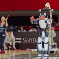 Bリーグ会場にトヨタのロボットが集結(1) 「T-HR3」が滑らかなダンスパフォーマンスを披露！アルバルク東京のホームゲームで