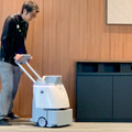 ソフトバンクロボティクスのAI清掃ロボット「Whiz」は人手不足を解消するか　赤坂インターシティAIRで効果を聞く