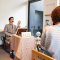 漱石アンドロイドが芋坂の「羽二重団子」本店に登場　「吾輩は猫である」朗読等を披露！二松學舍大学「漱石ゆかりの地を巡る」第一弾