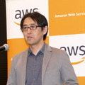 AWS、自律レーシングカーで強化学習を学ぶ「AWS DeepRacer」実機を日本初お披露目 大日本印刷が採用、社内レースを定期実施