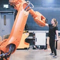 産業用ロボットがまるで生き物のように動きだす　NVIDIA「ロボット調教師」が語る共感的インタフェース
