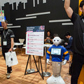 Pepperの会話機能はどう変わった? 会話力アップを活かせ！多言語＆通訳含めた3者会話も　「SoftBank World 2019」で紹介