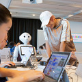 【写真レポート】Pepperで子ども達がプログラミング体験、ゲストに大人気のお笑い「EXIT」が登場！ソフトバンク「子育て応援クラブ」