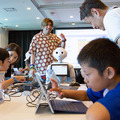 【写真レポート】Pepperで子ども達がプログラミング体験、ゲストに大人気のお笑い「EXIT」が登場！ソフトバンク「子育て応援クラブ」
