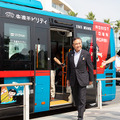進化した自動運転バスが江の島で実証実験！信号協調と自動右折、バス停での正着制御など、最新技術と見どころを解説　小田急やSBドライブら