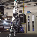 ボストンダイナミクスがアトラスの新しいパルクール動画を追加公開！倒立前転やひねりジャンプを披露