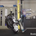 ボストンダイナミクスがアトラスの新しいパルクール動画を追加公開！倒立前転やひねりジャンプを披露