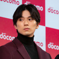 NTTドコモ「my daiz」新サービス発表会 トークショーに星プロ、星野源 / 新田真剣佑 / 長谷川博己 / 浜辺美波が登場「こんな気配りってアリ?」