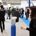 全日空HD ANAアバターロボットがCEATECのブースに大集合!力触覚技術で調理、本物のCAとの会話、釣りロボットも登場!