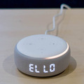 LEDディスプレイの時計表示がたまらない、新機種「Amazon Echo Dot with Clock」実機レビュー！