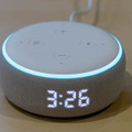 LEDディスプレイの時計表示がたまらない、新機種「Amazon Echo Dot with Clock」実機レビュー！