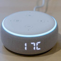 LEDディスプレイの時計表示がたまらない、新機種「Amazon Echo Dot with Clock」実機レビュー！