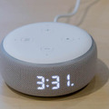 LEDディスプレイの時計表示がたまらない、新機種「Amazon Echo Dot with Clock」実機レビュー！