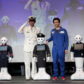 【ロボコレ2019 写真レポート(2)】サプライズゲストがランウェイに！RoBoHoN、Pepper、ビッグクラッピーなど登場