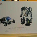 【日本未発売】クルマからロボットにトランスフォームする変形ロボ「Robosen T9」実機レビュー！声で変形、ダンス、ショータイムをやってみた