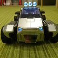 【日本未発売】クルマからロボットにトランスフォームする変形ロボ「Robosen T9」実機レビュー！声で変形、ダンス、ショータイムをやってみた