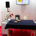 「2019国際ロボット展」開幕レポート　見どころとオススメのポイントは? 人協働ロボット、テレプレゼンス、AGV連携、そしてハンコ押し?