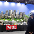 ウルトラマンの空中戦を見逃すな、バルタン星人の分身をMRで体感せよ！「DOCOMO Open House 2020」見どころ解説(2) MR体験デモ