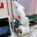 キヤノンが工場向けのAI協働ロボット連携システムや映像ソリューション「XProtect」を多数展示　「スマート工場 EXPO」で
