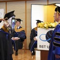 【びっくり】BBT大学・大学院が「アバター卒業式」 全日空のロボット「newme」(ニューミー)で遠隔の卒業生へ証書を授与