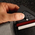 スマホに装着するスマート翻訳機「ZERO」Makuakeでわずか18分で目標達成　注目される理由と4つの機能