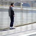 話題の「カバンに入れて持ち歩けるクルマ」13インチノートPCサイズの電動モビリティ「WALKCAR」(ウォーカー) ついに国内販売開始