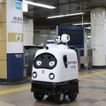 自動運転の警備ロボットが東京メトロの駅構内を自動で消毒する動画をZMPが公開　有楽町線月島駅でパトロの実証実験
