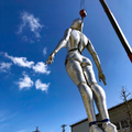 【世界初披露】空山基氏デザイン 全長7mの巨大なセクシーロボット　渋谷PARCOスペイン坂広場に立つ！
