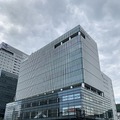 ドコモ、5G対応ガラスアンテナを広島テレビ「エキキターレ」に導入 広テレ本社一帯を5Gエリアに 注目の5Gガラスアンテナとは